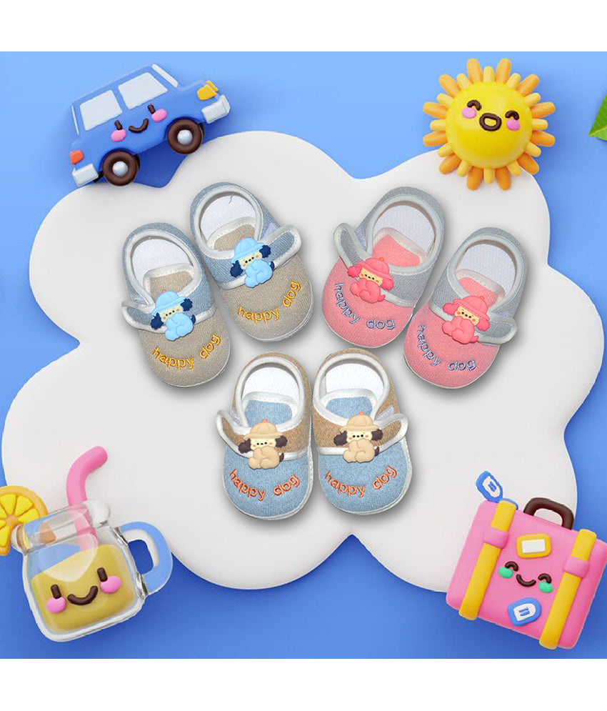 Set of baby shoes with teddy design